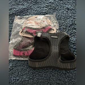 2 Voyager dog harnesses. Size: S